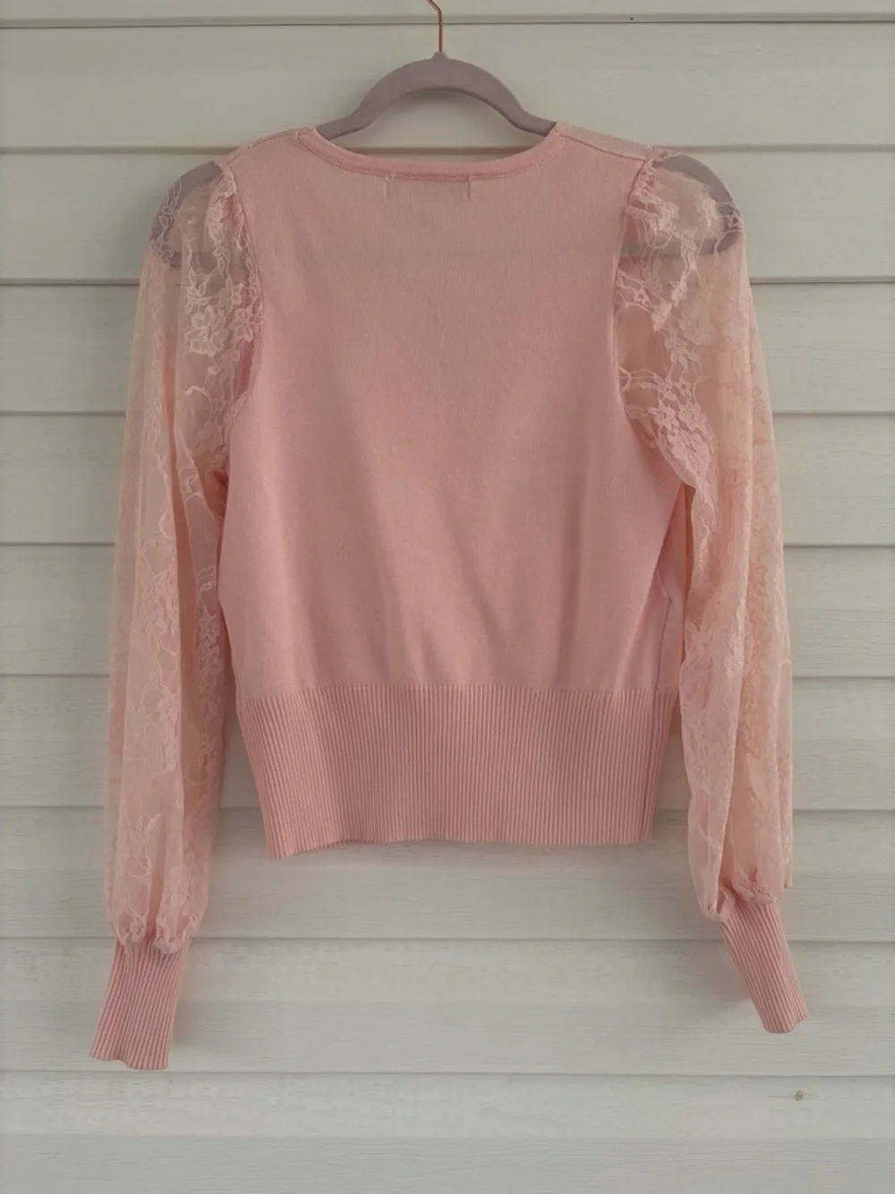 Madden Girl Blush Lace Sleeve V‑Neck Sweater | Light Spring Top Size S